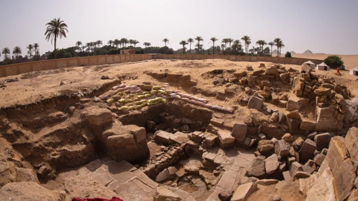 Nuevos Hallazgos en Egipto: Descubren Templo Solar de la V Dinastía