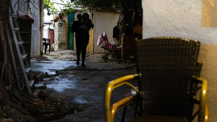 Una promotora amenaza con echar de su casa a María, Antonio y decenas de personas en Mallorca: "Somos honrados"