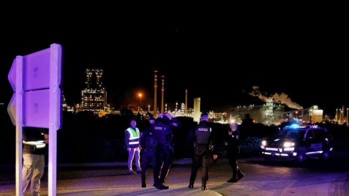 INCENDIO EN INSTALACIONES DE REPSOL EN CARTAGENA EXTINGUIDO