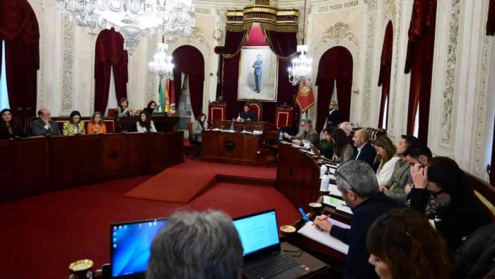 NUEVO TITULO: Oposición en Cádiz denuncia un gasto municipal en publicidad cercano al millón de euros