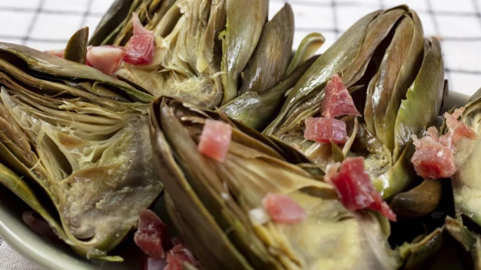 Brócoli y alcachofas a la carbonara: una receta para mantener los buenos propósitos más allá de enero