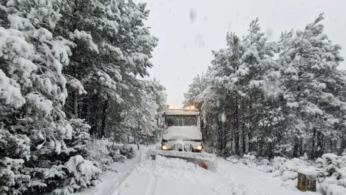 Borrasca Kristin azota España: Más de 170 carreteras cortadas y alertas en todo el país