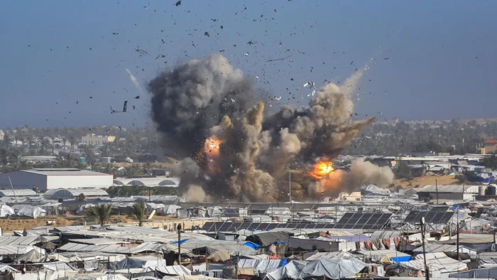 Aumenta la tensión en Gaza: Decenas de muertos en intensos bombardeos israelíes