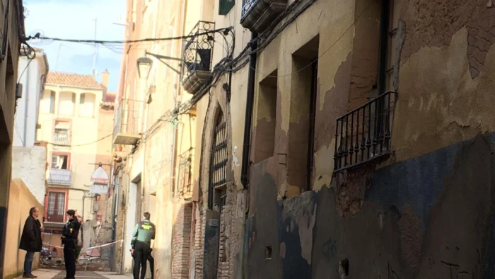 Derrumbe en Calahorra obliga al desalojo de siete personas