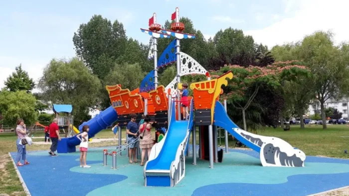 PSOE Cabanas exige medidas urgentes para la seguridad en los parques infantiles