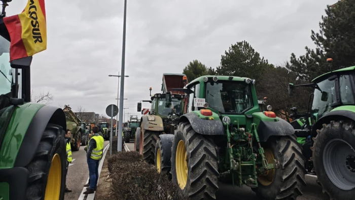 Nueva tractorada masiva colapsa Valladolid en protesta contra el acuerdo de Mercosur