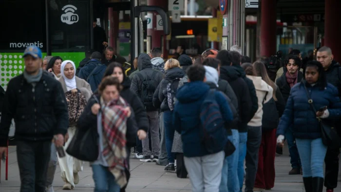 NUEVO TITULO: El Congreso español aprueba el abono único de transporte y la prórroga de las ayudas