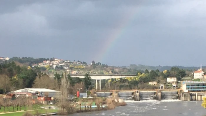 Temporal en Ourense: Ríos en alerta y regreso de la nieve