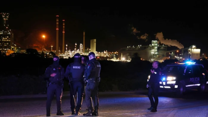 Incendio en la refinería de Repsol en Cartagena genera alarma y movilización de emergencia