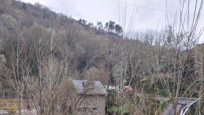 Fuertes lluvias e inundaciones causan el corte de carreteras en Lugo