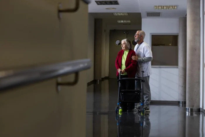 Los voluntarios, el alivio de las personas que están solas: "Son nuestros ángeles custodios"