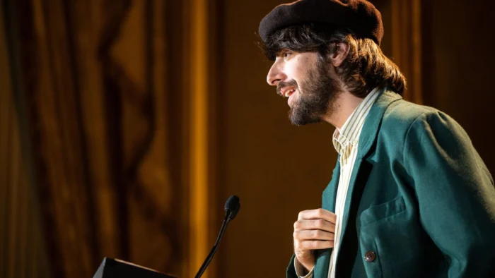 David Uclés se retira de un evento sobre la Guerra Civil por la presencia de Aznar y Espinosa de los Monteros