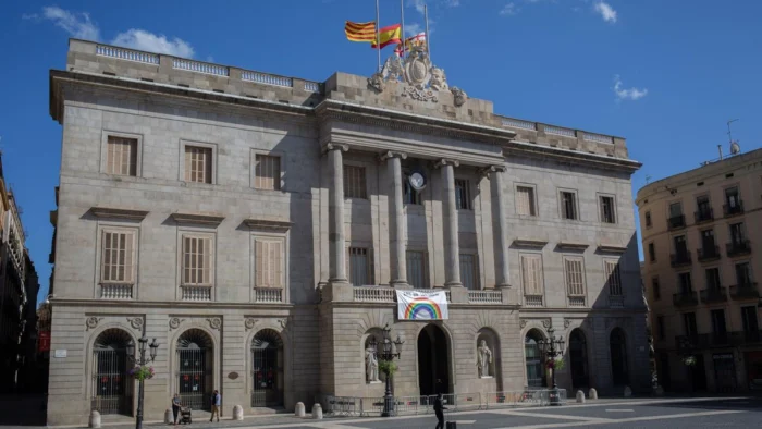 NUEVO TITULO: Ayuntamiento de Barcelona deberá readmitir o indemnizar a cocinero despedido por no aprobar curso de catalán