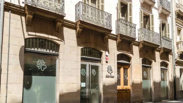 Cáritas Navarra Alerta sobre la Precariedad Laboral Pese a la Reducción de la Exclusión Social