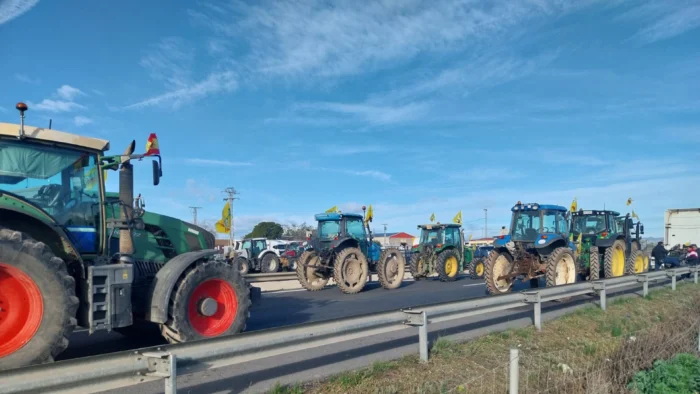Alcaldes de la Comarca se Unen a las Protestas de los Agricultores