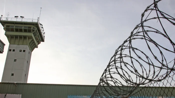 Agresión a funcionarios en la prisión de Dueñas: Un recluso hiere a cinco