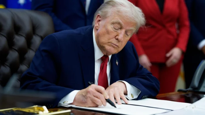 Trump se denuncia a sí mismo: reclama 10.000 millones al Tesoro y la Seguridad Social por una filtración de información fiscal