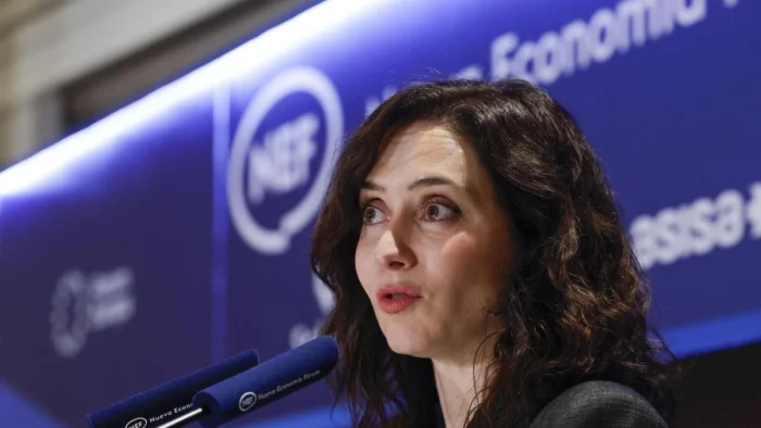 Investigaciones por muertes en residencias avanzan mientras Ayuso critica a familiares