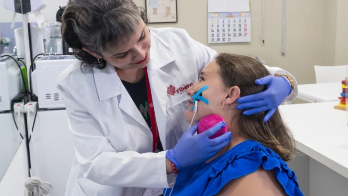 El método 'contigo paso a paso' que devuelve el habla a pacientes con daño cerebral