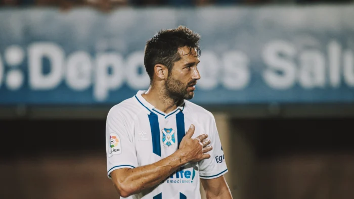 Aitor Sanz, leyenda del Tenerife, a punto de alcanzar un hito histórico