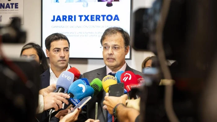 La crisis de las vacunas caducadas, las horas más difíciles para Alberto Martínez, el consejero estrella de Pradales