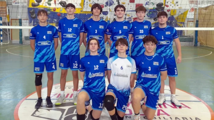 El equipo alevín-promesa del Independiente Voleibol Motril salvó el honor de la jornada