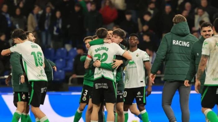 ¡Golpe Maestro! El Racing Vence al Deportivo y Se Acerca al Ascenso