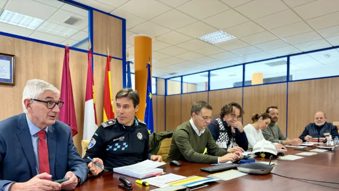 FUERTE VIENTO OBLIGA A ALERTA Y CIERRE DE INSTALACIONES EN LA CIUDAD