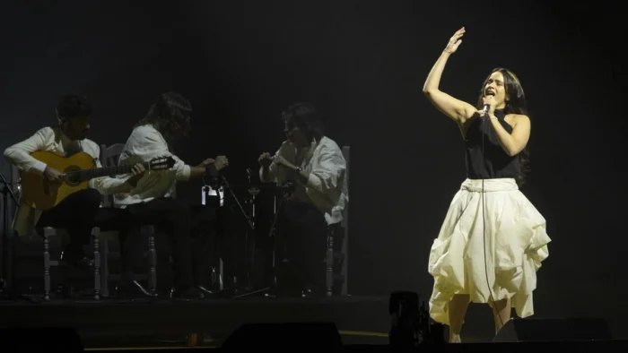 ROSALÍA SORPRENDE EN CONCIERTO POR PALESTINA EN BARCELONA