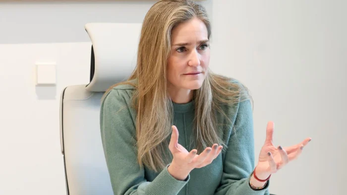 Sara Aagesen: “Acabaremos con las llamadas 'spam' de las eléctricas y con la contratación en caliente"