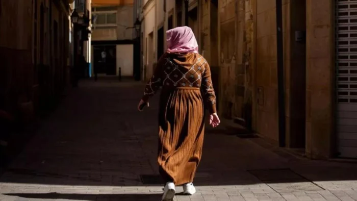 Níjar prohíbe el acceso a dependencias municipales con burka o niqab