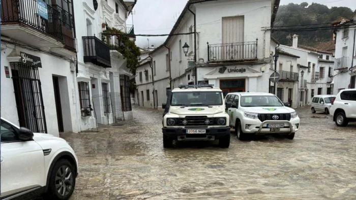 GRAZALEMA EVACUADA ANTE EL RIESGO DE DESLIZAMIENTOS TRAS LLUVIAS RÉCORD