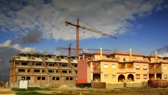 Dificultades en el Sector Inmobiliario Español para Satisfacer la Demanda de Vivienda