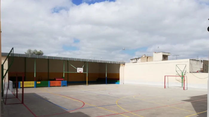 CONTROVERSIA POR EL FÚTBOL EN LOS PATIOS ESCOLARES: ¿PROHIBIR O FOMENTAR?