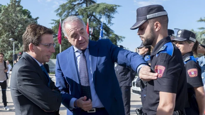 Los cuatro frentes que arrastraba el jefe de la Policía Municipal de Madrid cesado por Almeida: "La gota ha colmado el vaso"
