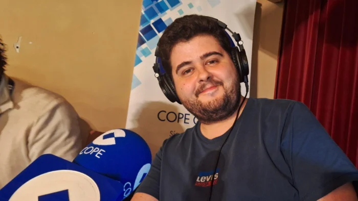 ANTONIO SERRANO: DE PROFESOR A MAGO Y CARNAVALERO