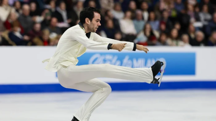 PROBLEMAS DE DERECHOS DE AUTOR OBLIGAN A PATINADOR A CAMBIAR DE PROGRAMA A ÚLTIMA HORA