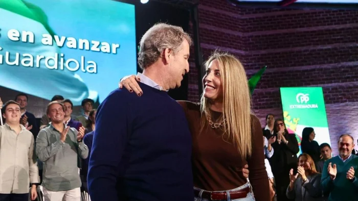 El PP central toma las riendas en las negociaciones con Vox tras la polémica en Extremadura