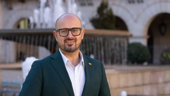 Alberto Izquierdo, candidato del PAR: "Somos el hermano pobre de la multilateralidad, yo hablar&iacute;a m&aacute;s de una hacienda foral"