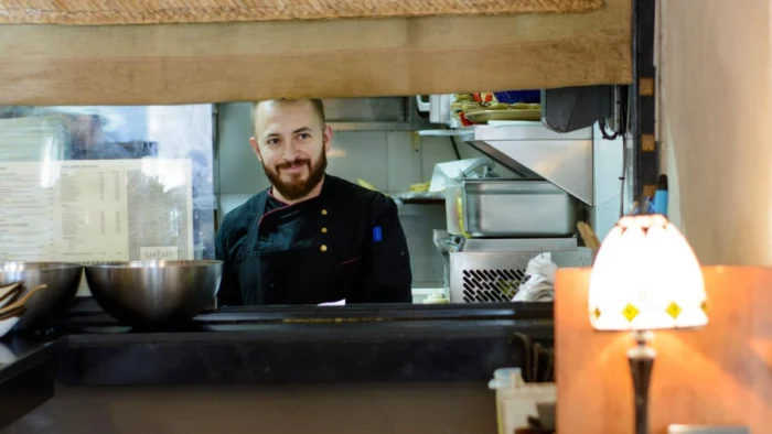 "Trabajaba sin declarar por 3,14 euros la hora": la precariedad de la hosteler&iacute;a en Menorca