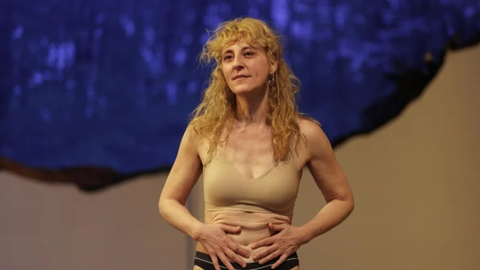 Alfredo Sanzol triunfa en su primer drama, 'La última noche con mi hermano', con una impresionante Nuria Mencía