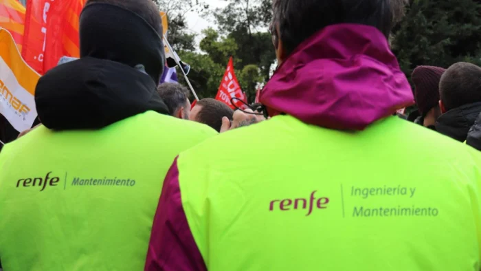 Los trabajadores de Adif y Renfe protestan tras los &uacute;ltimos accidentes: "Hay que actuar de forma radical&rdquo;