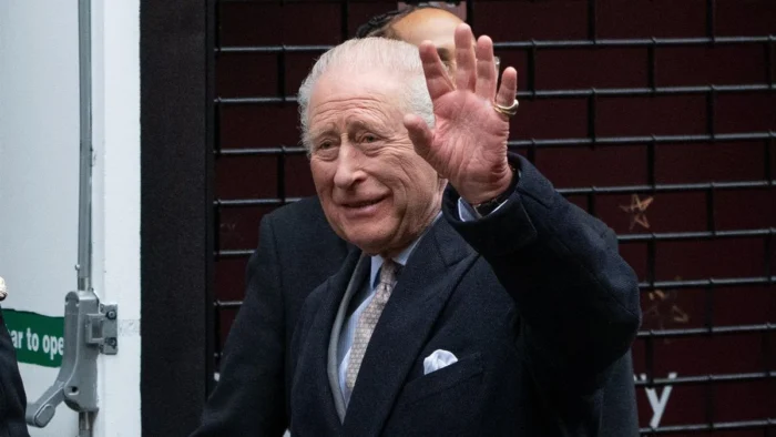 Qu&eacute; ha pasado con el expr&iacute;ncipe Andr&eacute;s y qu&eacute; puede ocurrir ahora para la monarqu&iacute;a brit&aacute;nica y el Gobierno de Starmer