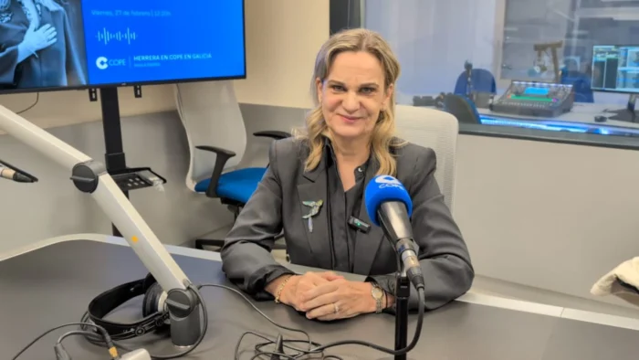 Dolores Fernández Galiño revalidada como Valedora do Pobo