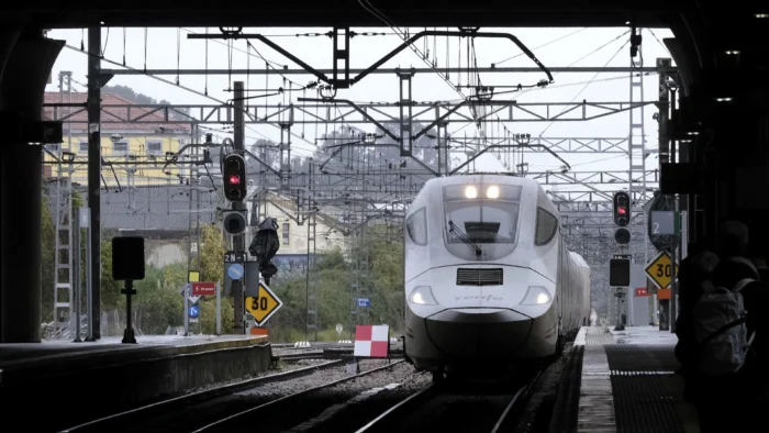HUELGA FERROVIARIA NACIONAL AFECTA A ASTURIAS: SERVICIOS MÍNIMOS Y CANCELACIONES