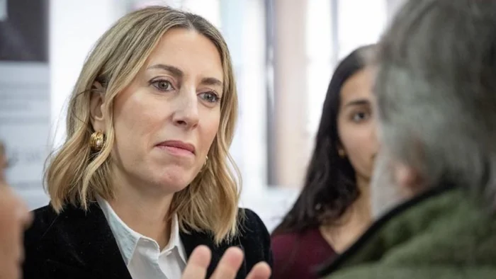 María Guardiola Modera su Discurso y Busca el Apoyo de Vox en Extremadura