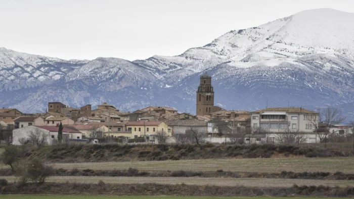 Angüés, el pueblo de Huesca gobernado por mujeres que observa las elecciones aragonesas desde la distancia