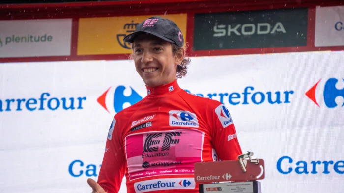 Nuevamente arrestado el exciclista Andrea Piccolo: llevaba billetes falsos y una porra telescópica