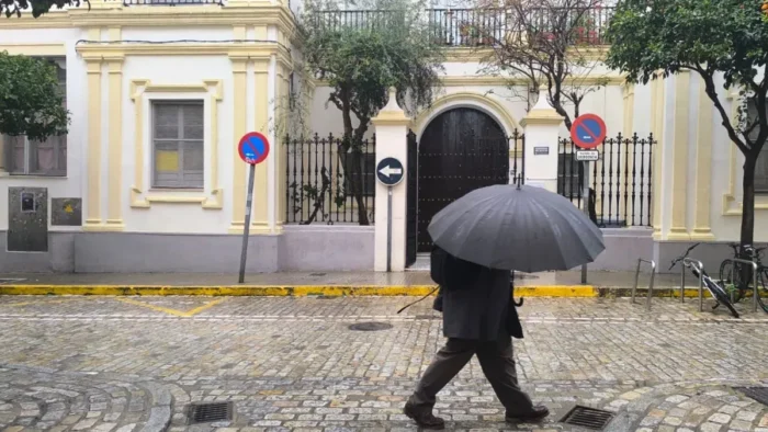 La Junta no informó a las familias y a los centros de la vuelta a las clases hasta la madrugada