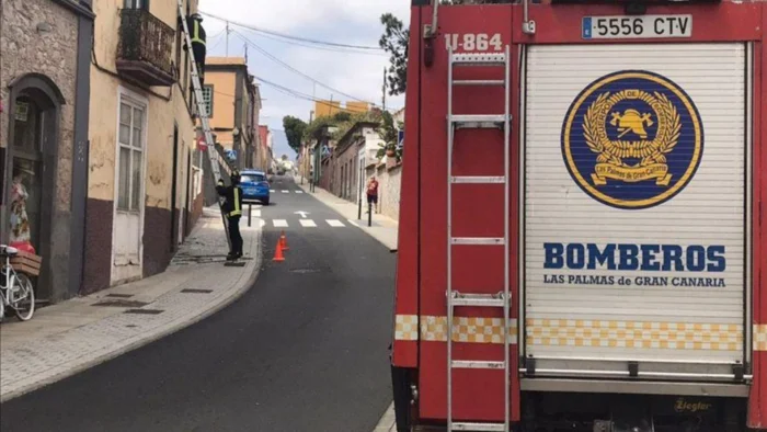 Bomberos de Las Palmas denuncian falta de protocolos de descontaminación y expedientes disciplinarios